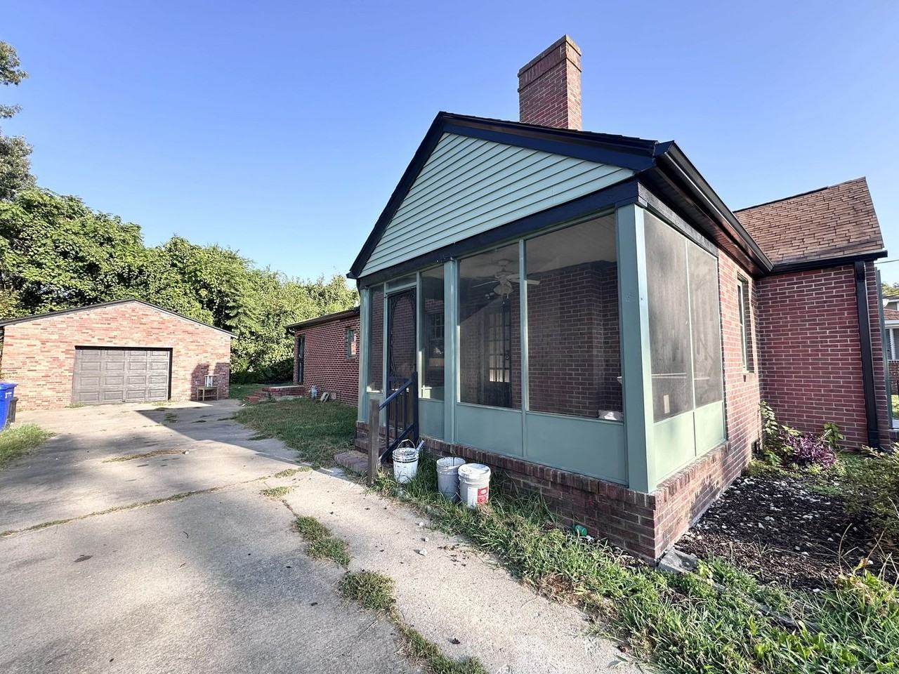 113 Halifax St - Photo 2 of 21