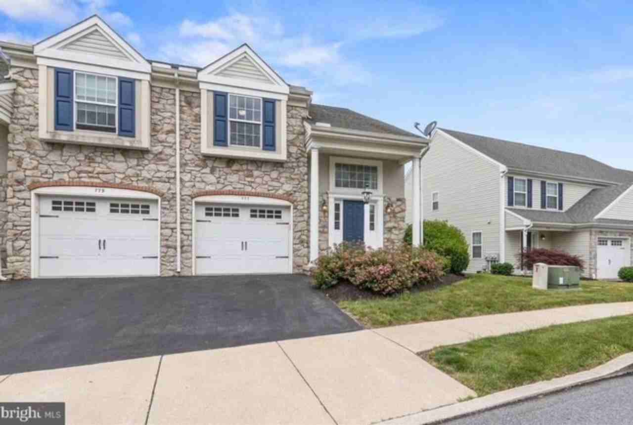 777 Oak Leaf Ln - Photo 2 of 28