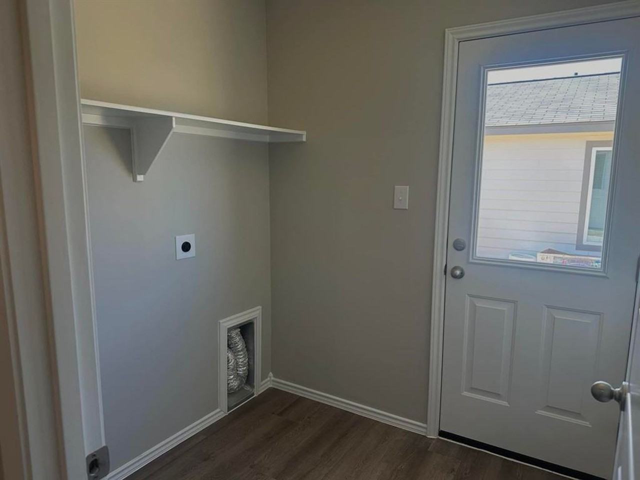 5737 Saint Dominic Dr - Photo 4 of 9