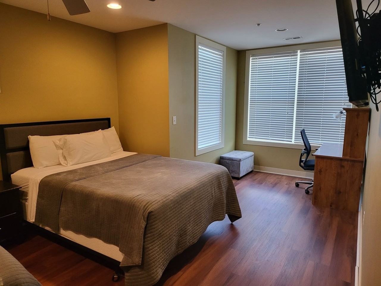 1221 Broad St - Photo 6 of 22