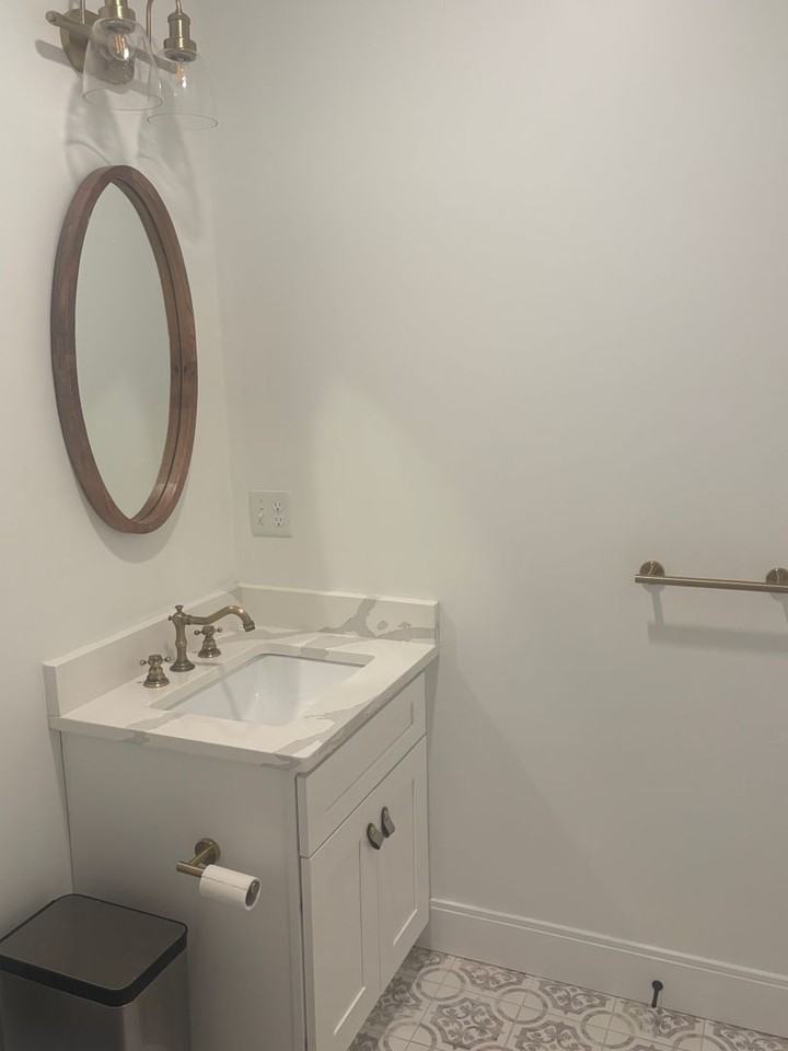 138 Centre St - Photo 4 of 8