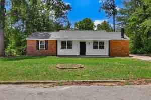 featured image of 2404 Southdale Dr #1
