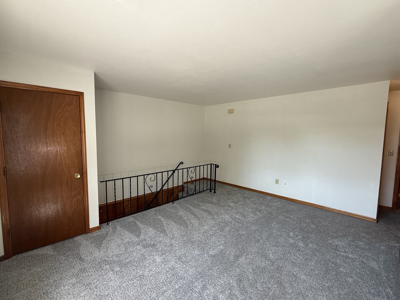 25 Alexander DriveUnit 33 #33 - Photo 2 of 15