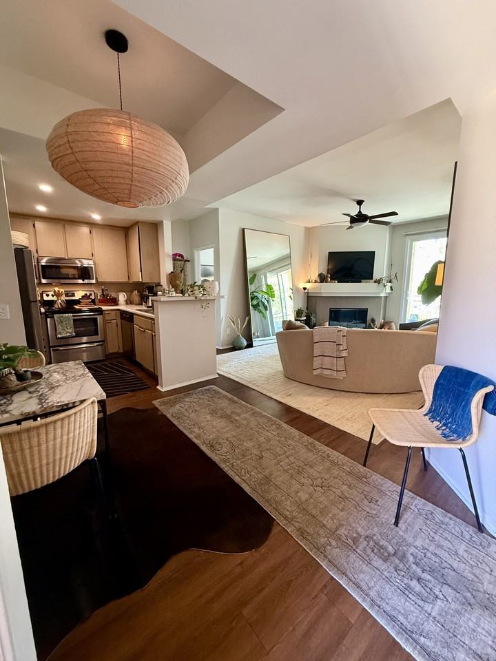 2020 Camino De La Reina - 204Apt 204 #204 - Photo 2 of 28
