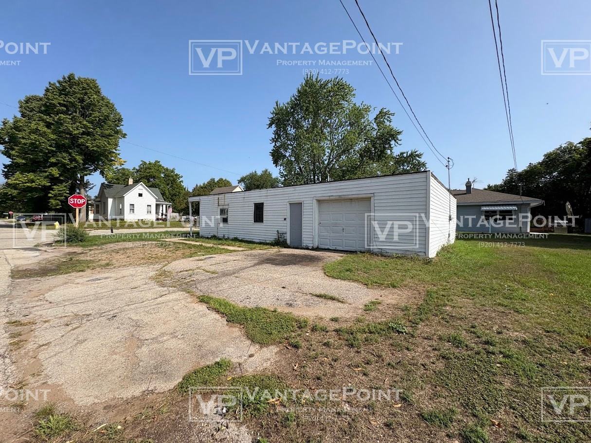 2434 Pine St #1 - Photo 3 of 18