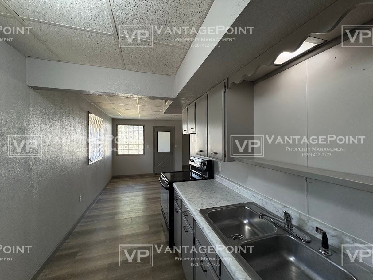 2434 Pine St #1 - Photo 5 of 18