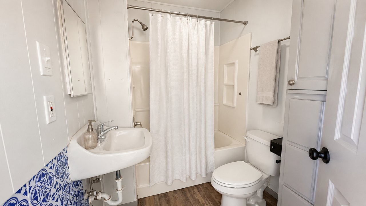 813 Nw 91st St #1 - Photo 7 of 11