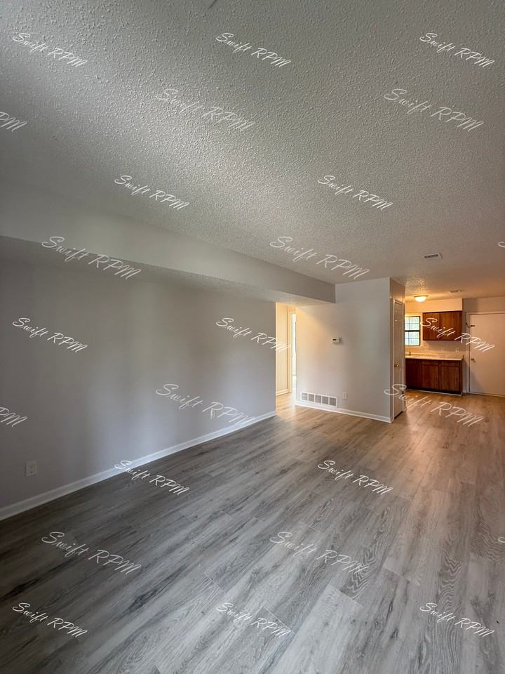107 West Nichols Street - 1Unit A #1 - Photo 2 of 11