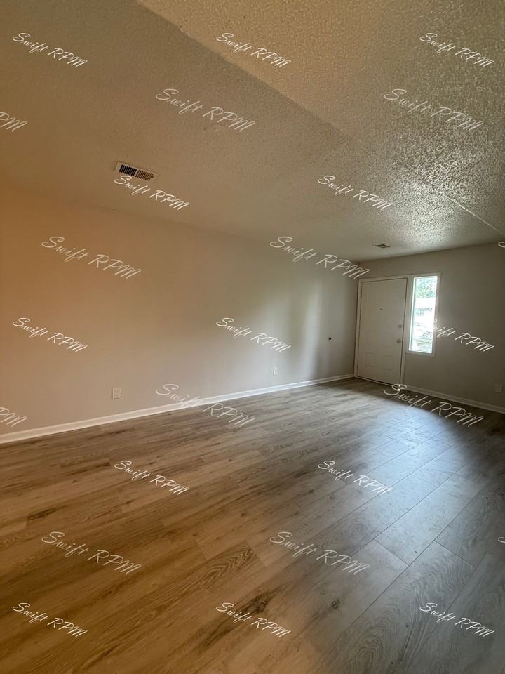107 West Nichols Street - 1Unit A #1 - Photo 3 of 11