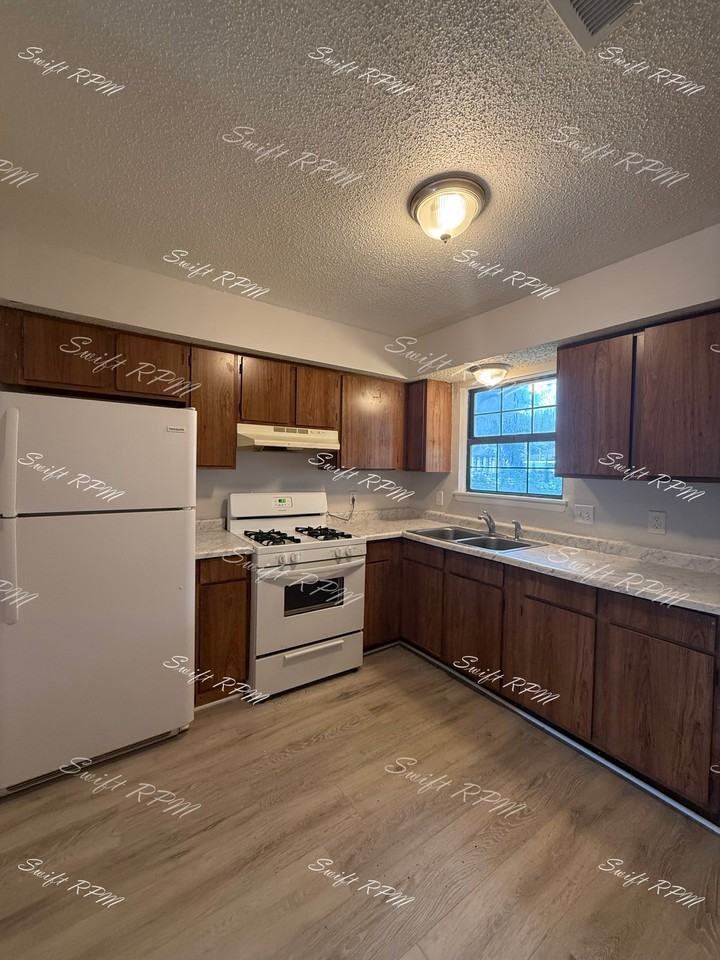 107 West Nichols Street - 1Unit A #1 - Photo 4 of 11