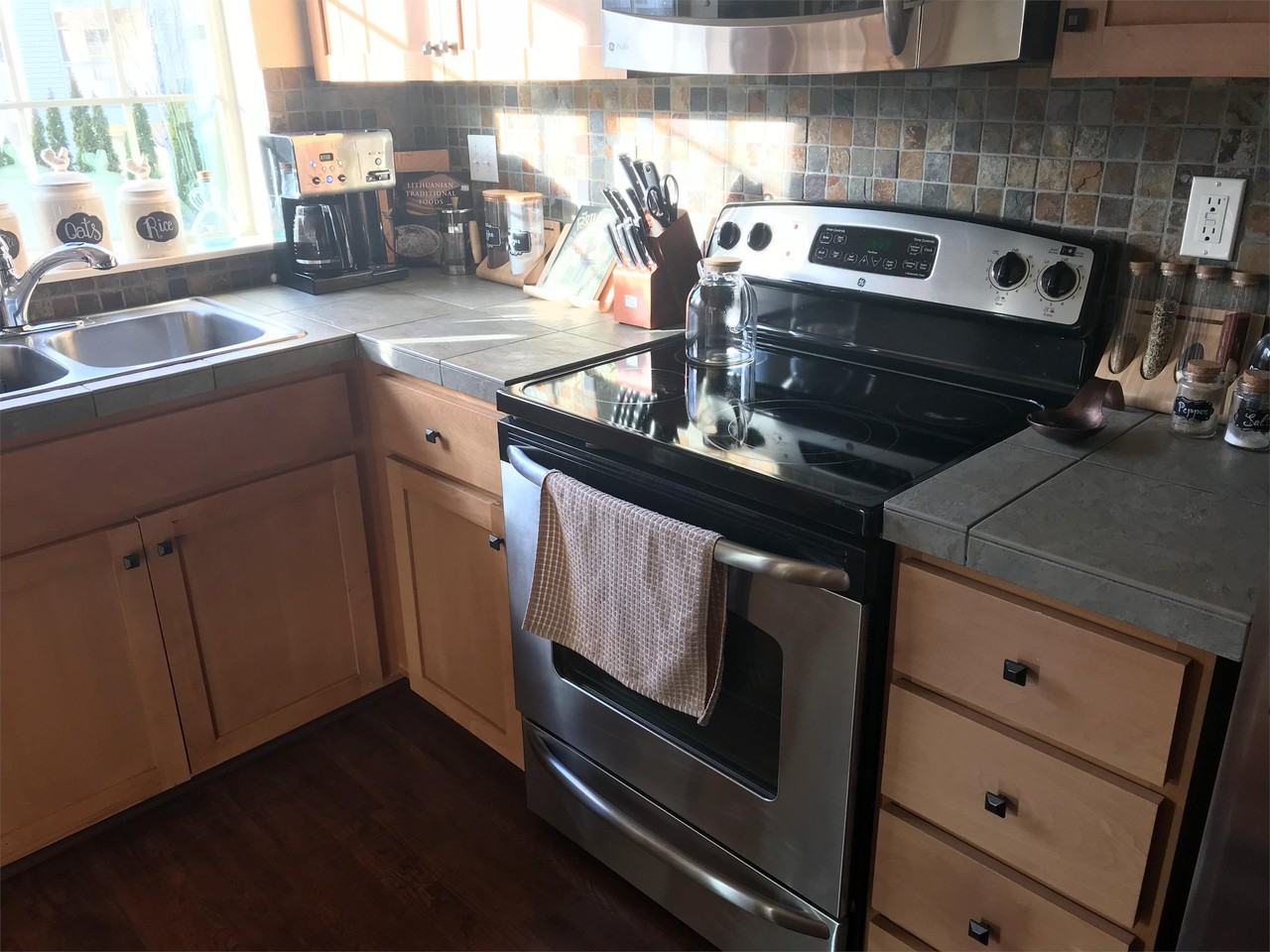 632 Ne Roydon Ln #1 - Photo 6 of 50