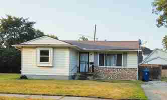 featured image of 5914 Cloverlawn Dr #1