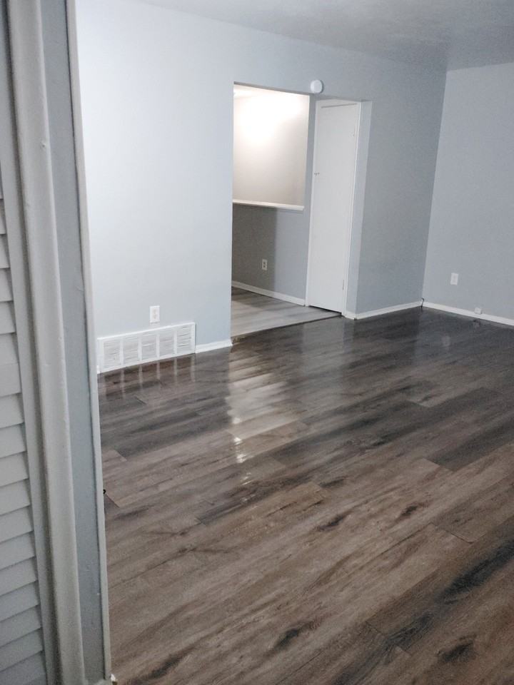 5914 Cloverlawn Dr #1 - Photo 4 of 16