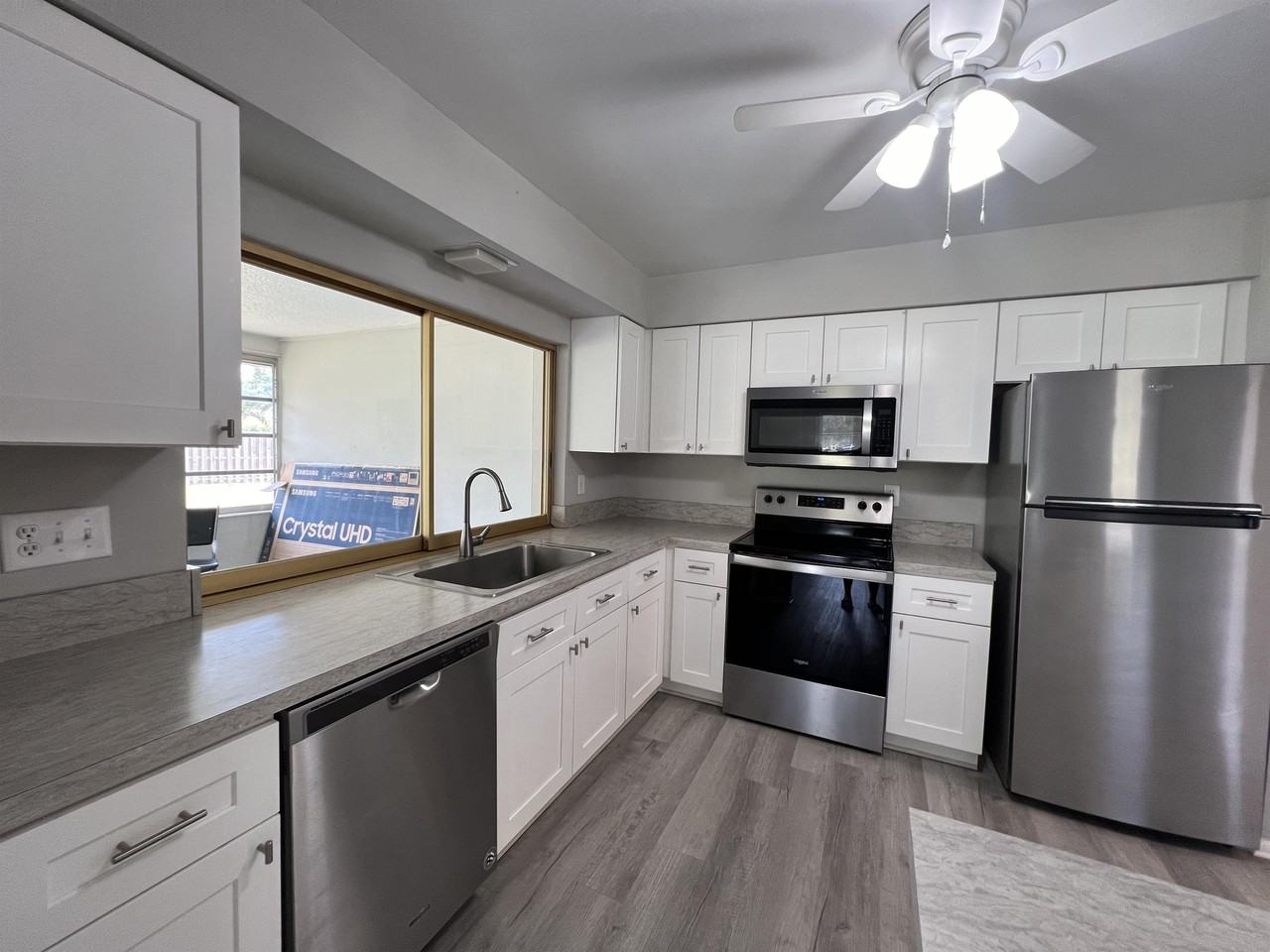 1920 W Lakeview Blvd-1 #1 - Photo 5 of 41
