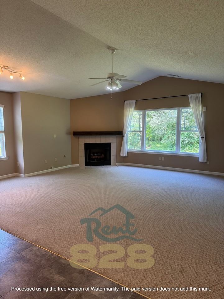 37 Sunview Cir #1 - Photo 3 of 26
