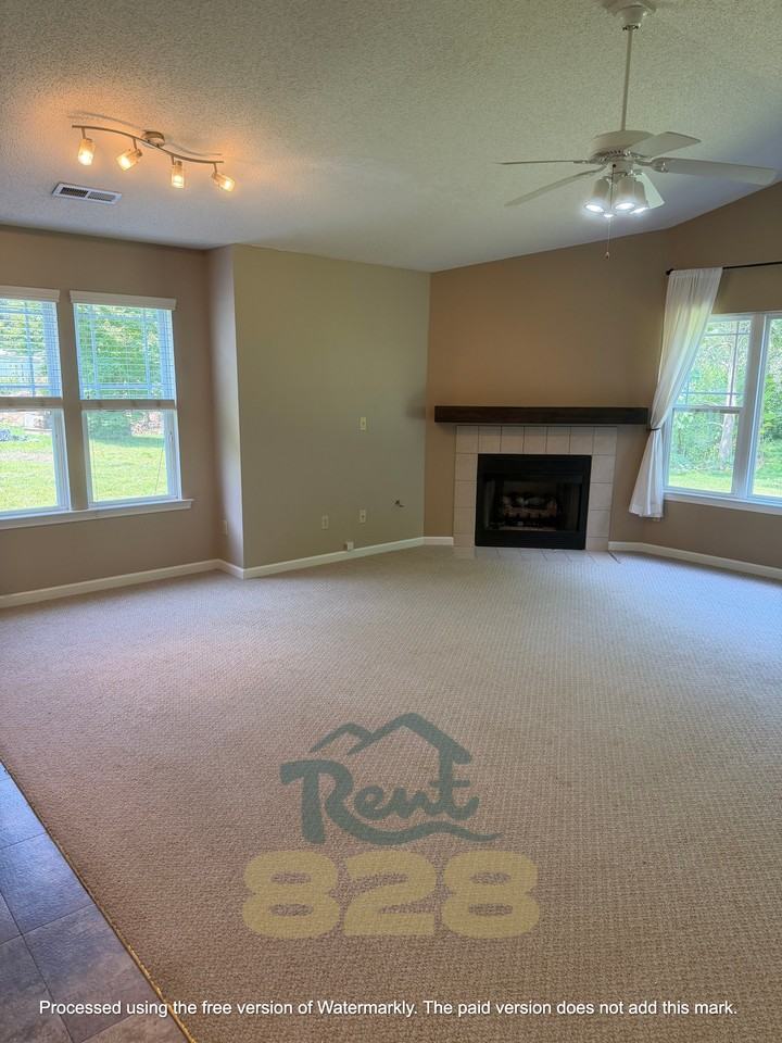 37 Sunview Cir #1 - Photo 4 of 26