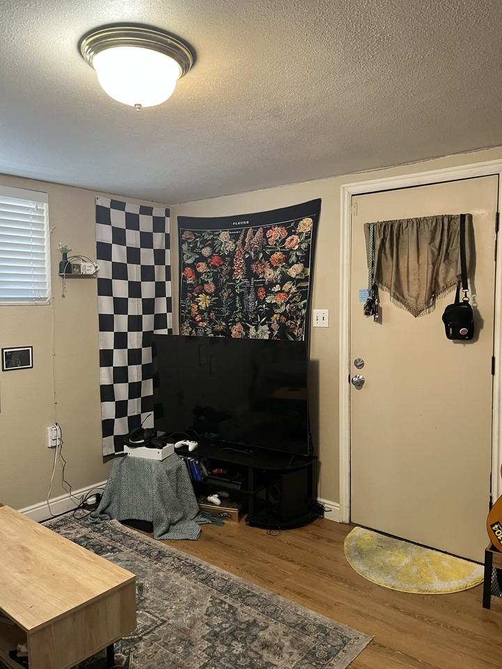 435 S 100 E #437 - Photo 3 of 17