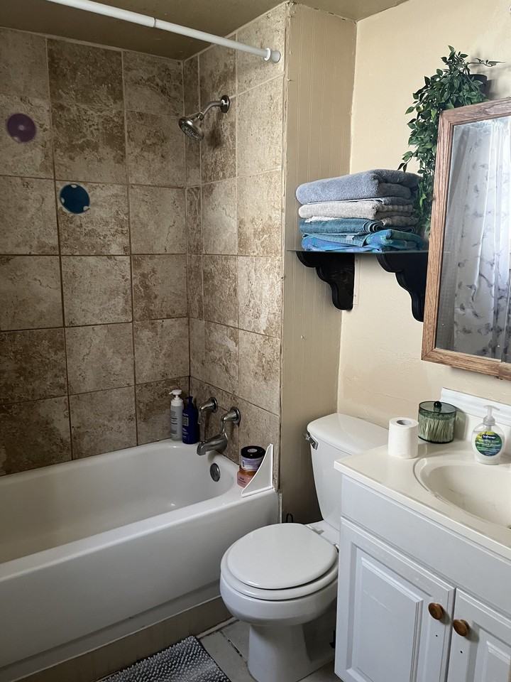 435 S 100 E #437 - Photo 7 of 17