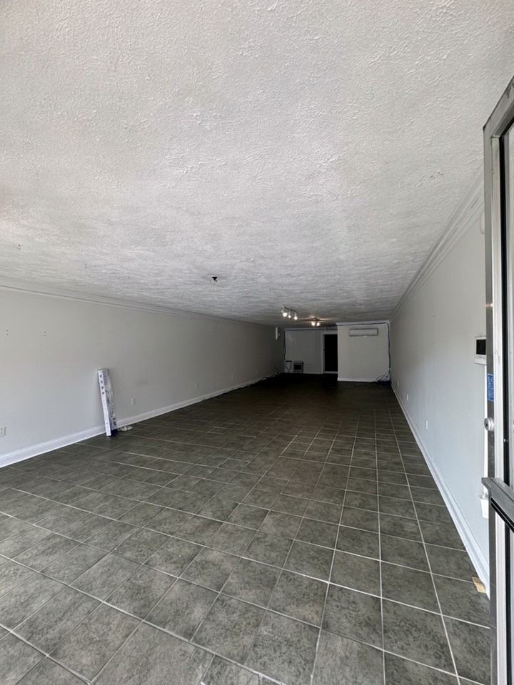 818 S Main St #1 - Photo 2 of 6