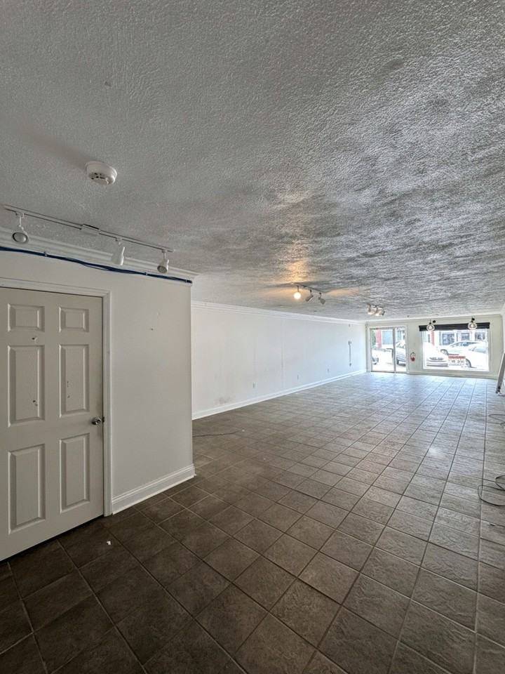 818 S Main St #1 - Photo 4 of 6