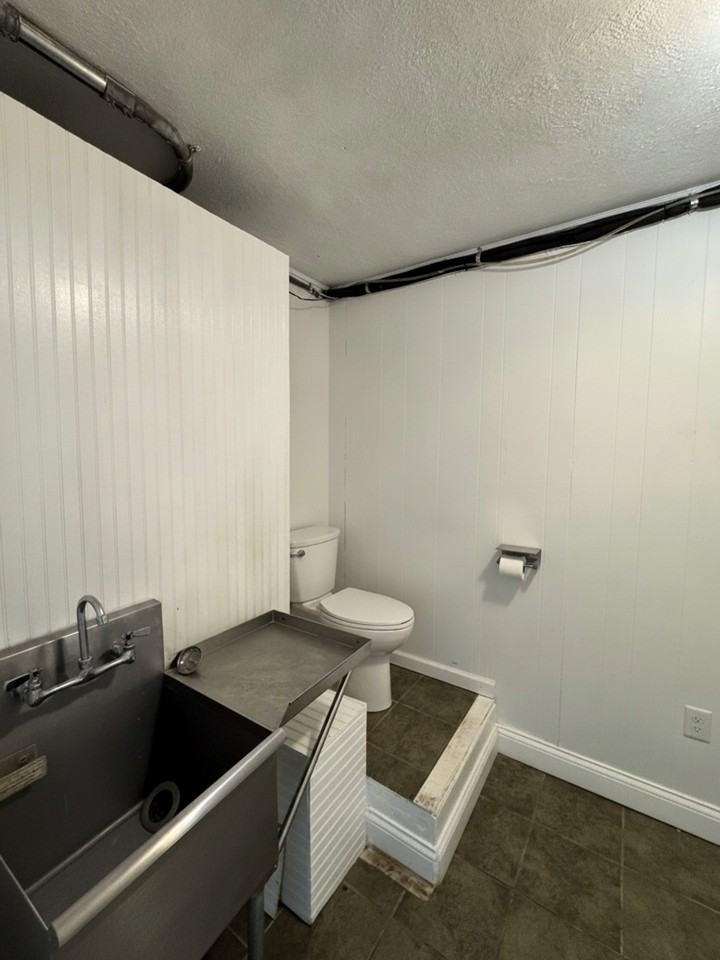 818 S Main St #1 - Photo 6 of 6
