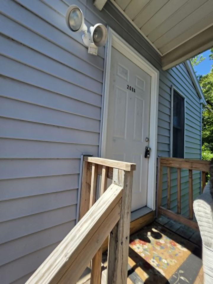 209 Monticello Ave #A - Photo 4 of 22