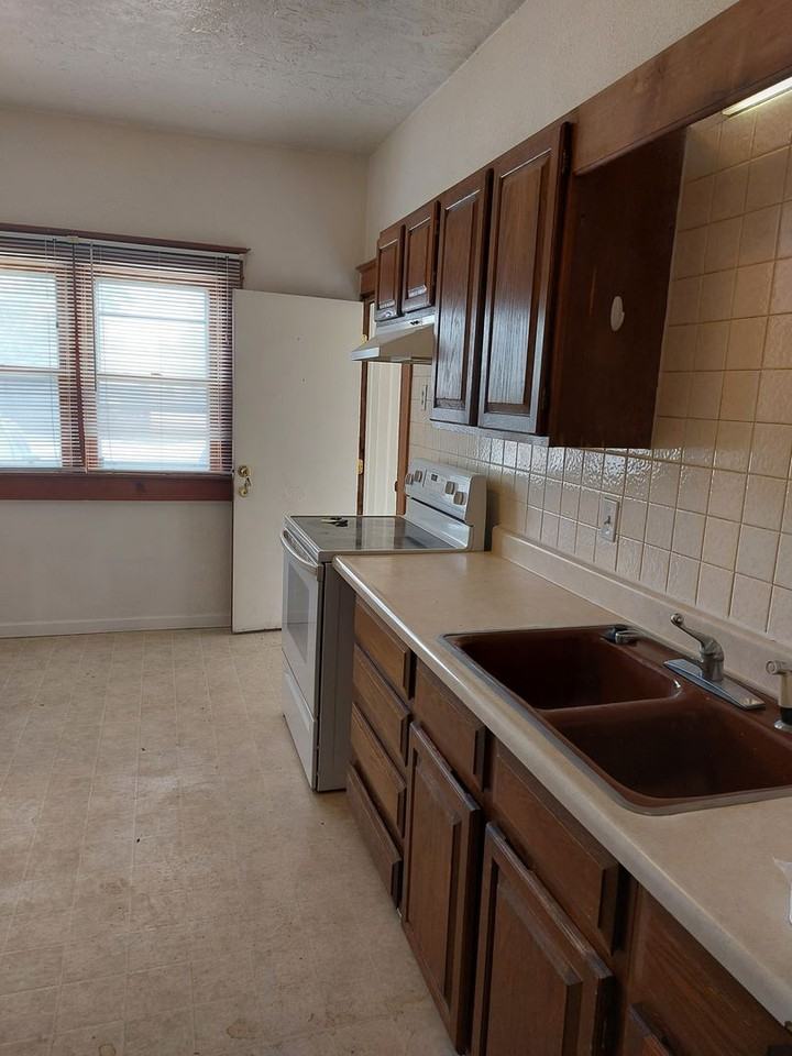 (1610 8th Ave) - Photo 2 of 43