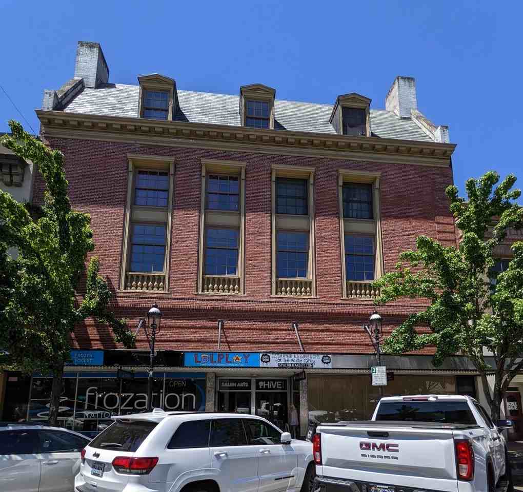 Salem Arts Building - Photo 3 of 35