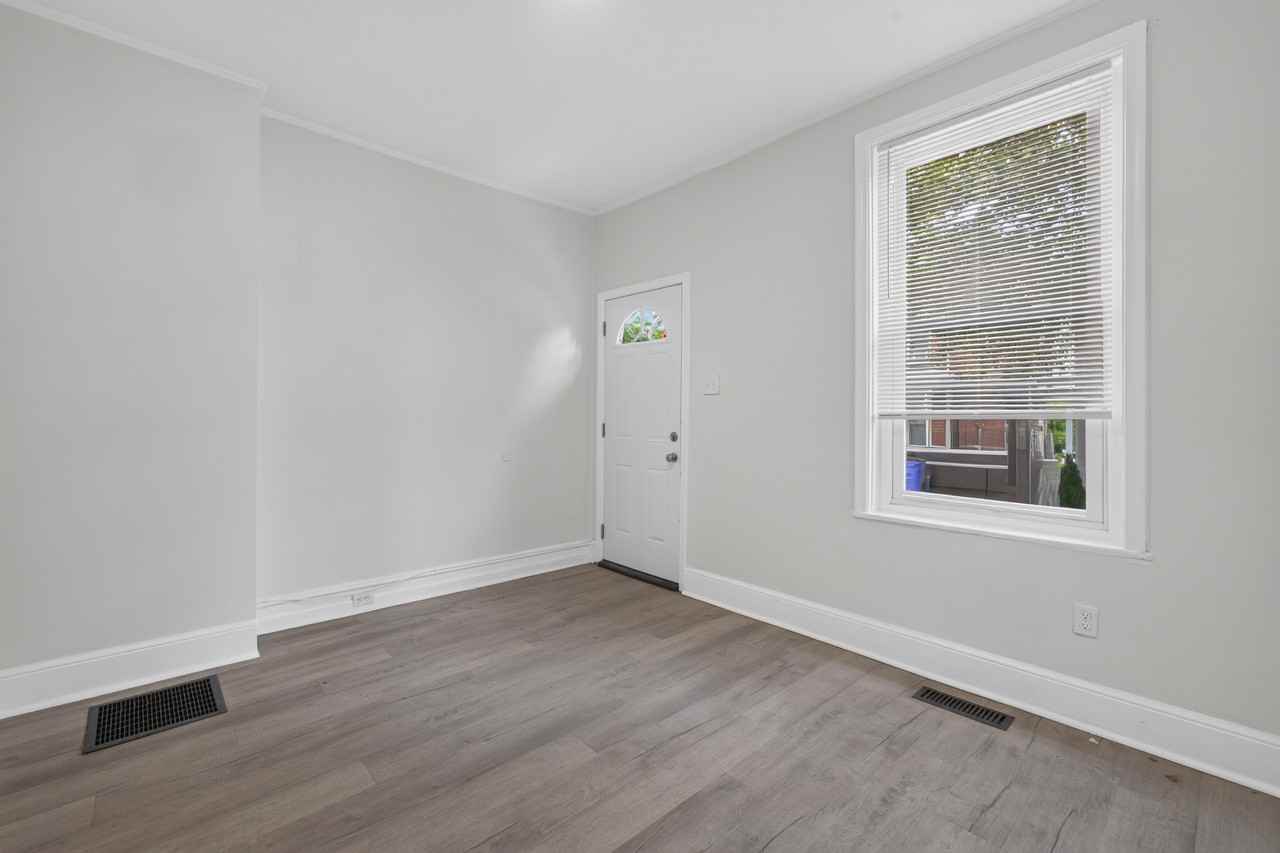 109 Warren St #1 - Photo 2 of 16