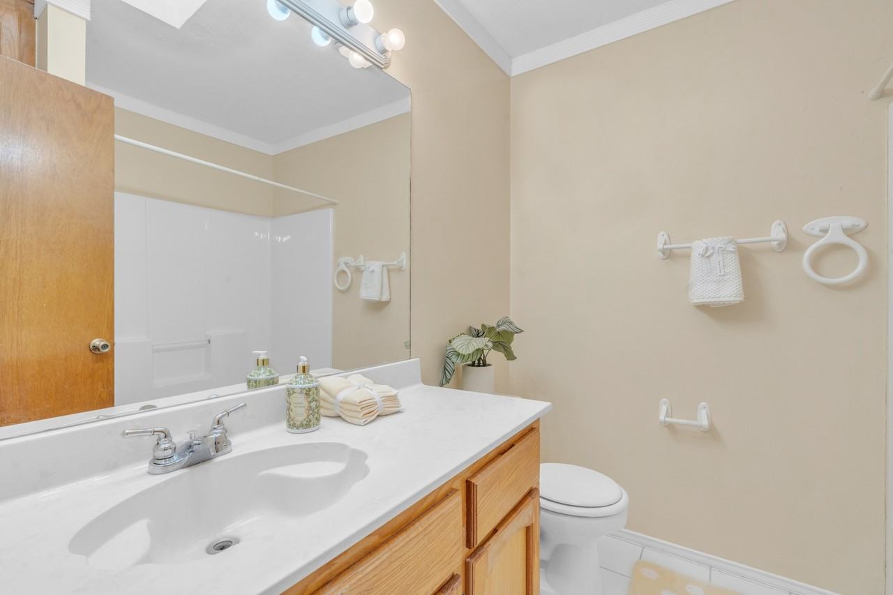 1906 Lake View Dr #1 - Photo 3 of 8