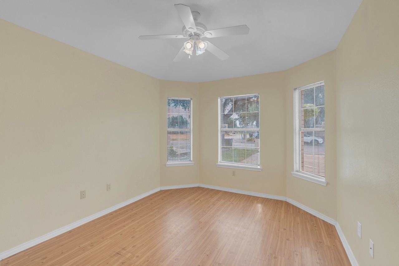 1906 Lake View Dr #1 - Photo 4 of 8