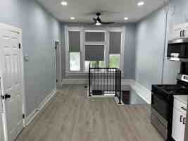 featured image of 914 North California Avenue