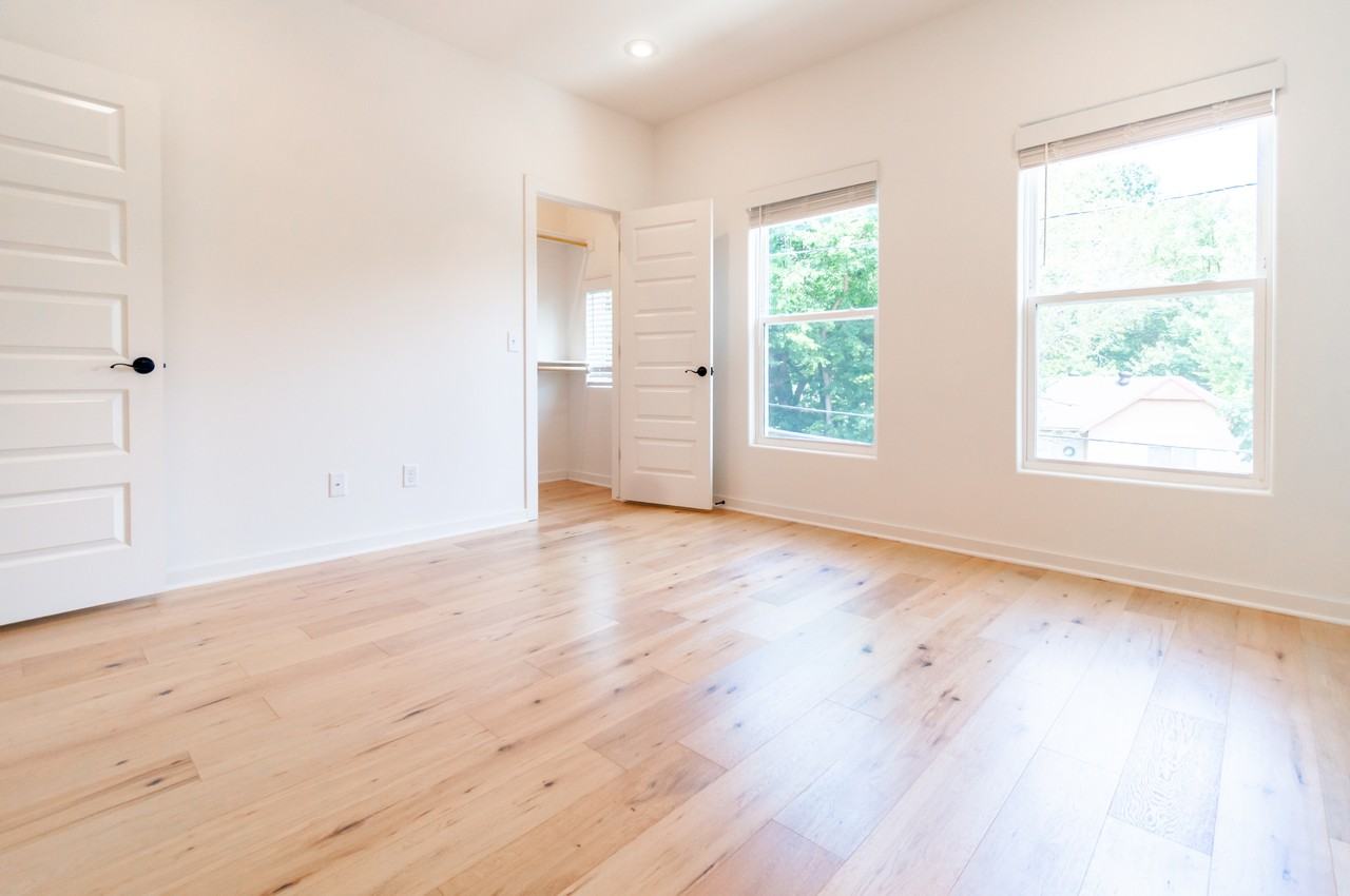 1623 W Stone St #3 - Photo 3 of 13