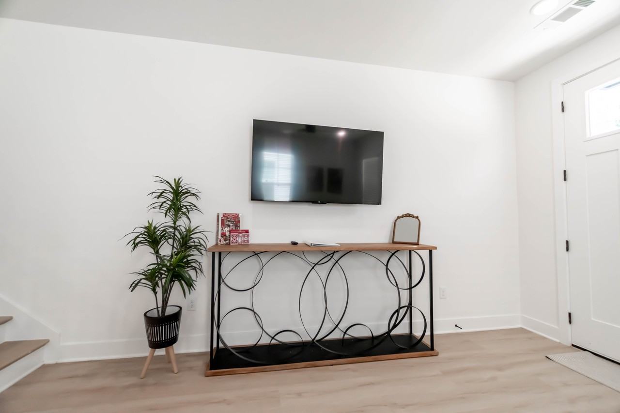 1430 S Dunn Ave #1 - Photo 5 of 23