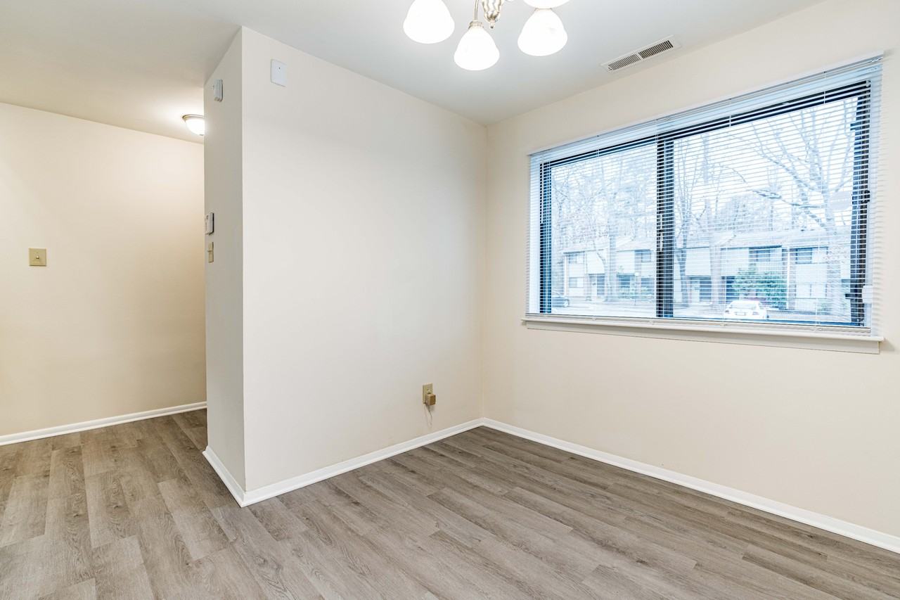 1232 Teakwood Pl #1 - Photo 3 of 23