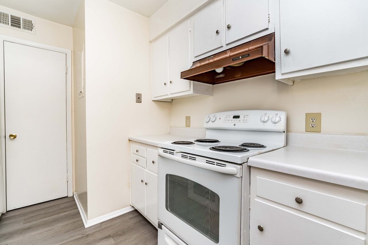 1232 Teakwood Pl #1 - Photo 7 of 23