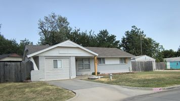 featured image of 984 Nw 5th St #1
