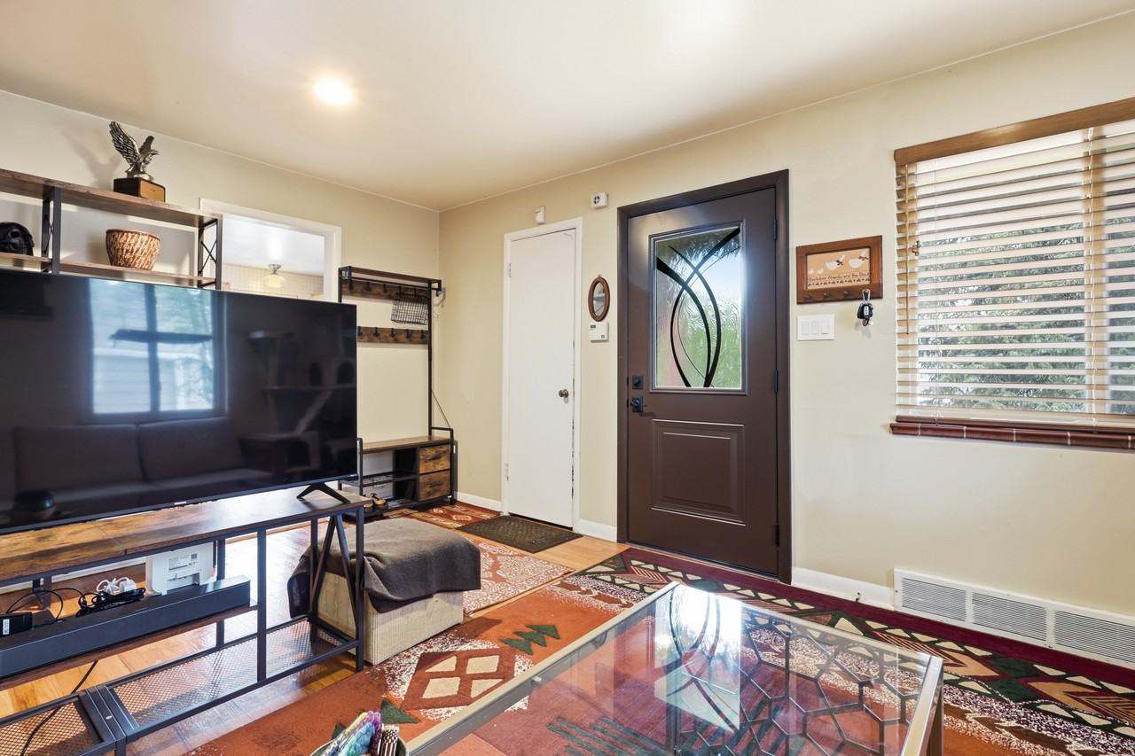 1545 S Yates St #1 - Photo 3 of 28