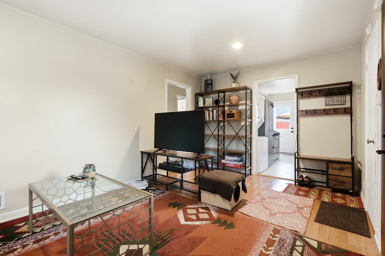 1545 S Yates St #1 - Photo 4 of 28