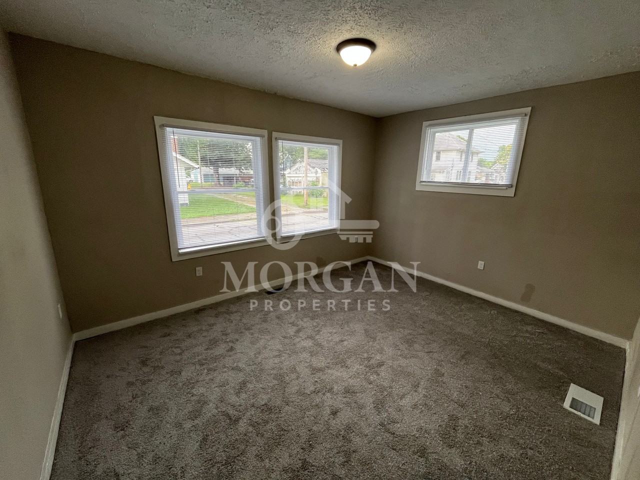 422 Chase St #1 - Photo 2 of 8
