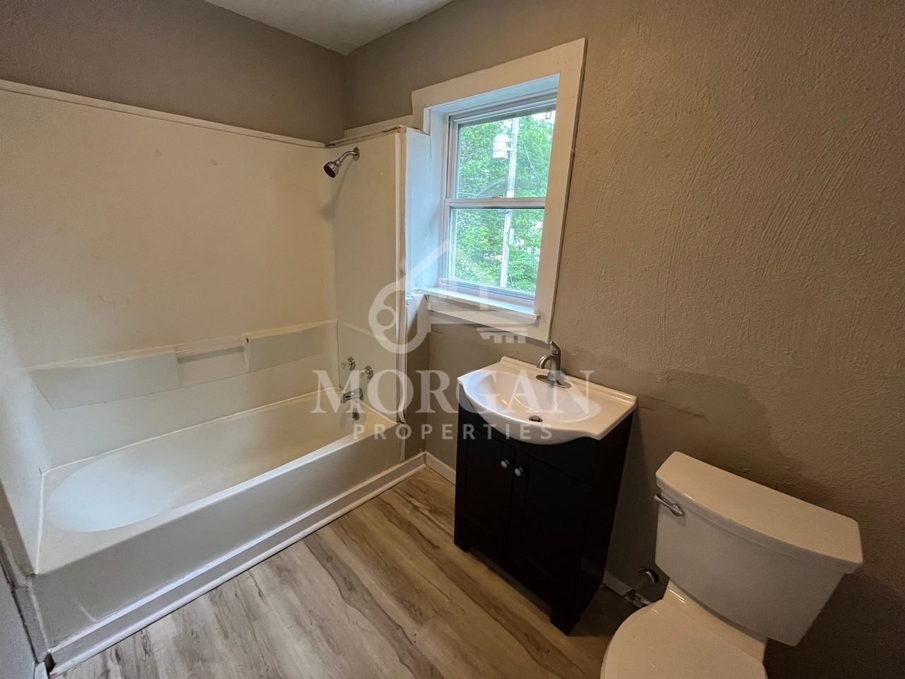 422 Chase St #1 - Photo 4 of 8