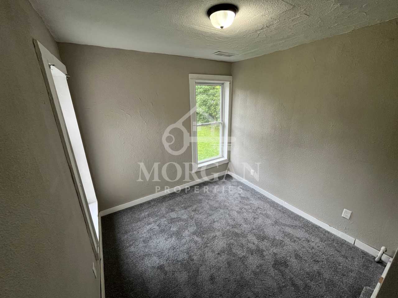 422 Chase St #1 - Photo 6 of 8