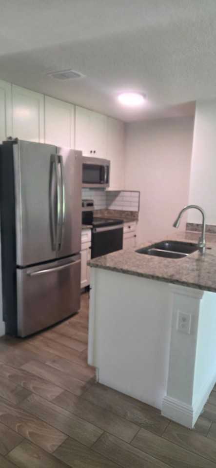 2633 Hunt Club Ln #1 - Photo 2 of 9