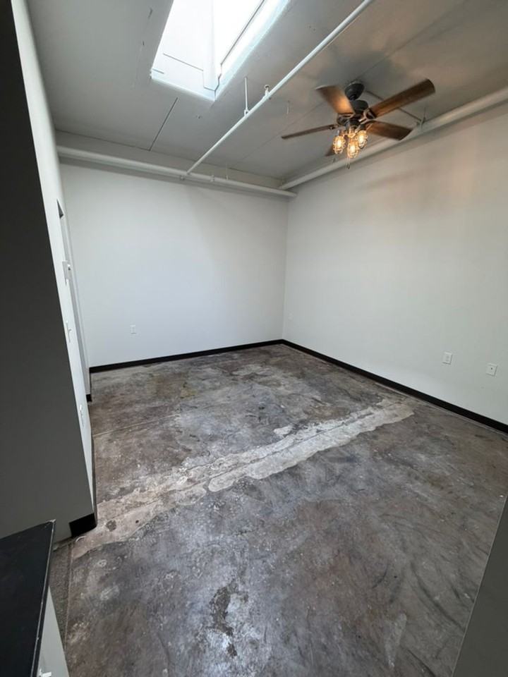 521 W 2nd Street - Photo 7 of 38