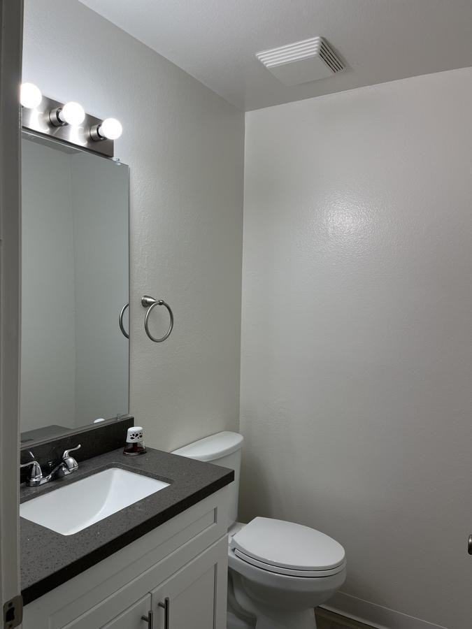 15520 Parthenia St - Photo 4 of 12
