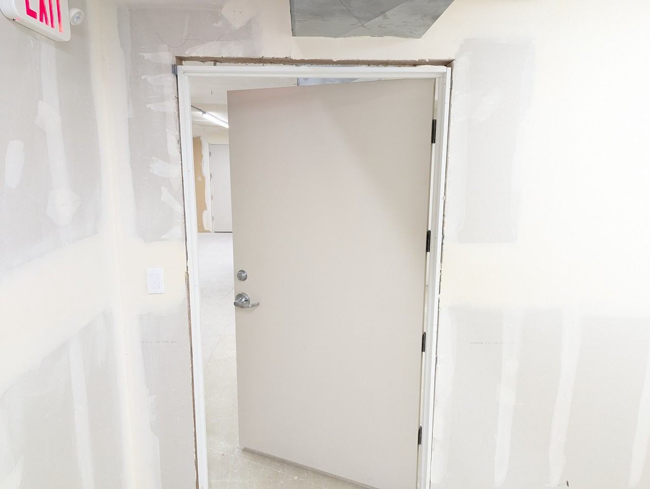 544 Se Oak St #202 - Photo 3 of 14