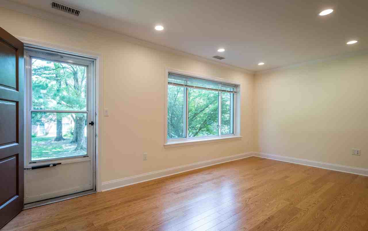 112 Independence Dr - Photo 3 of 16