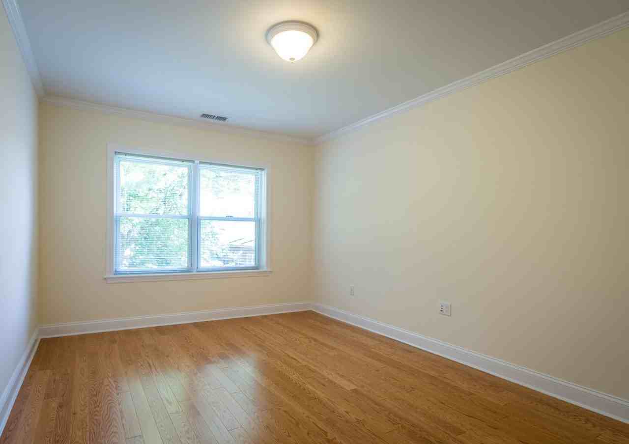 112 Independence Dr - Photo 5 of 16