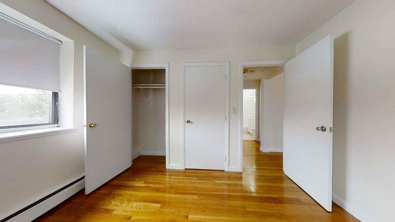 122 Dustin St - Photo 2 of 8
