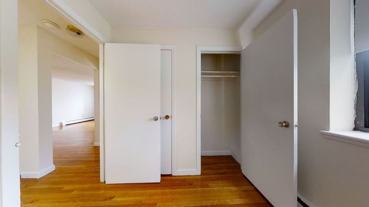 122 Dustin St - Photo 3 of 8